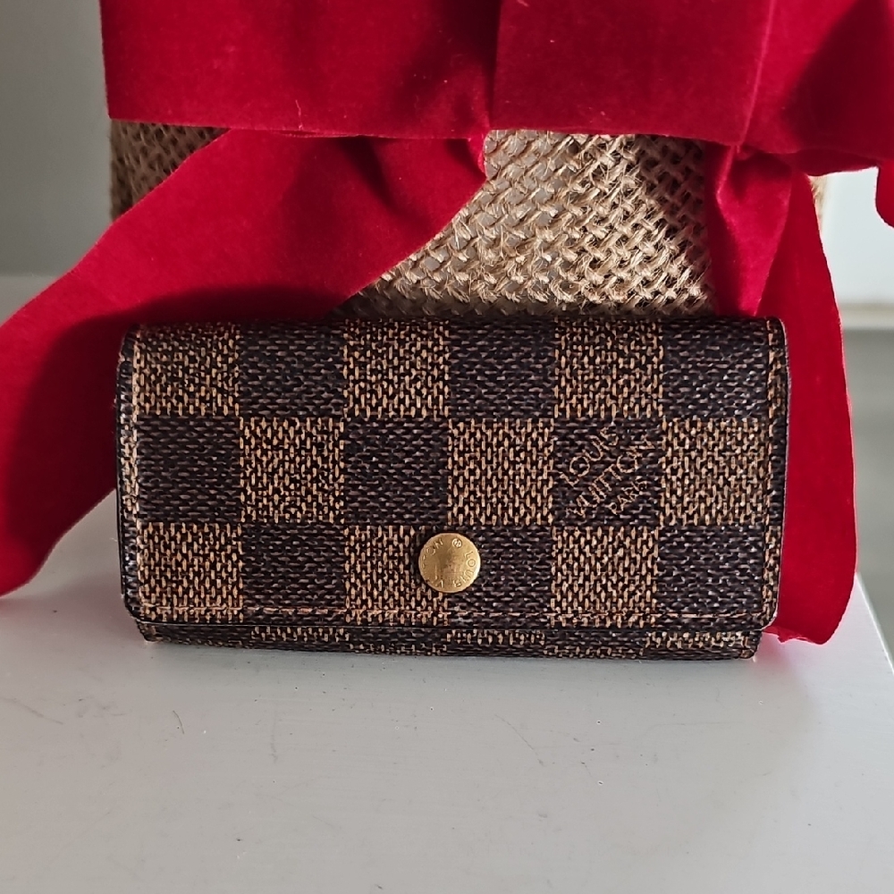 Louis Vuitton Checkered Brown Key Holder, All Key Holders In Place